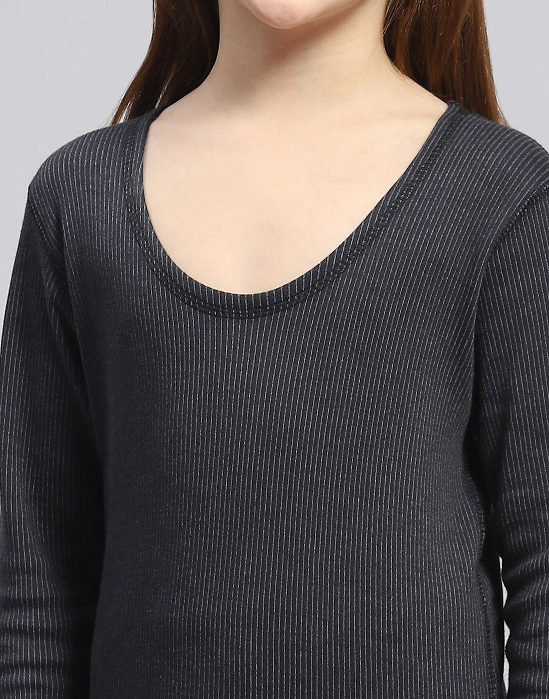 Girls Black Solid Round Neck Full Sleeve Thermal Vest