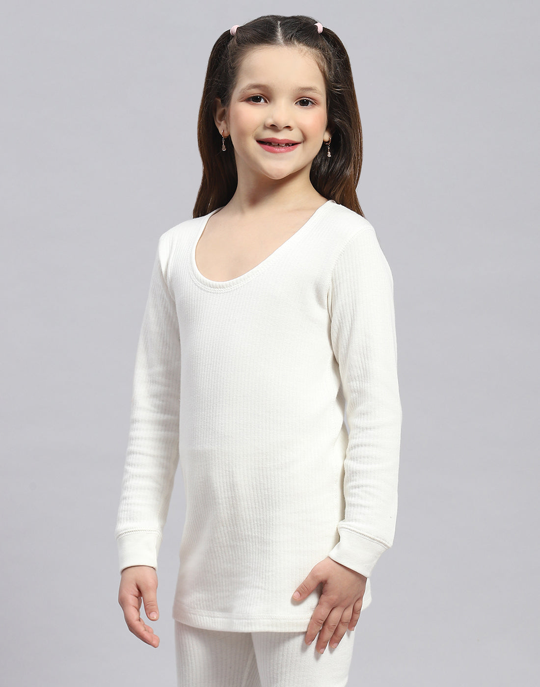 Girls Off White Solid Round Neck Full Sleeve Thermal Vest