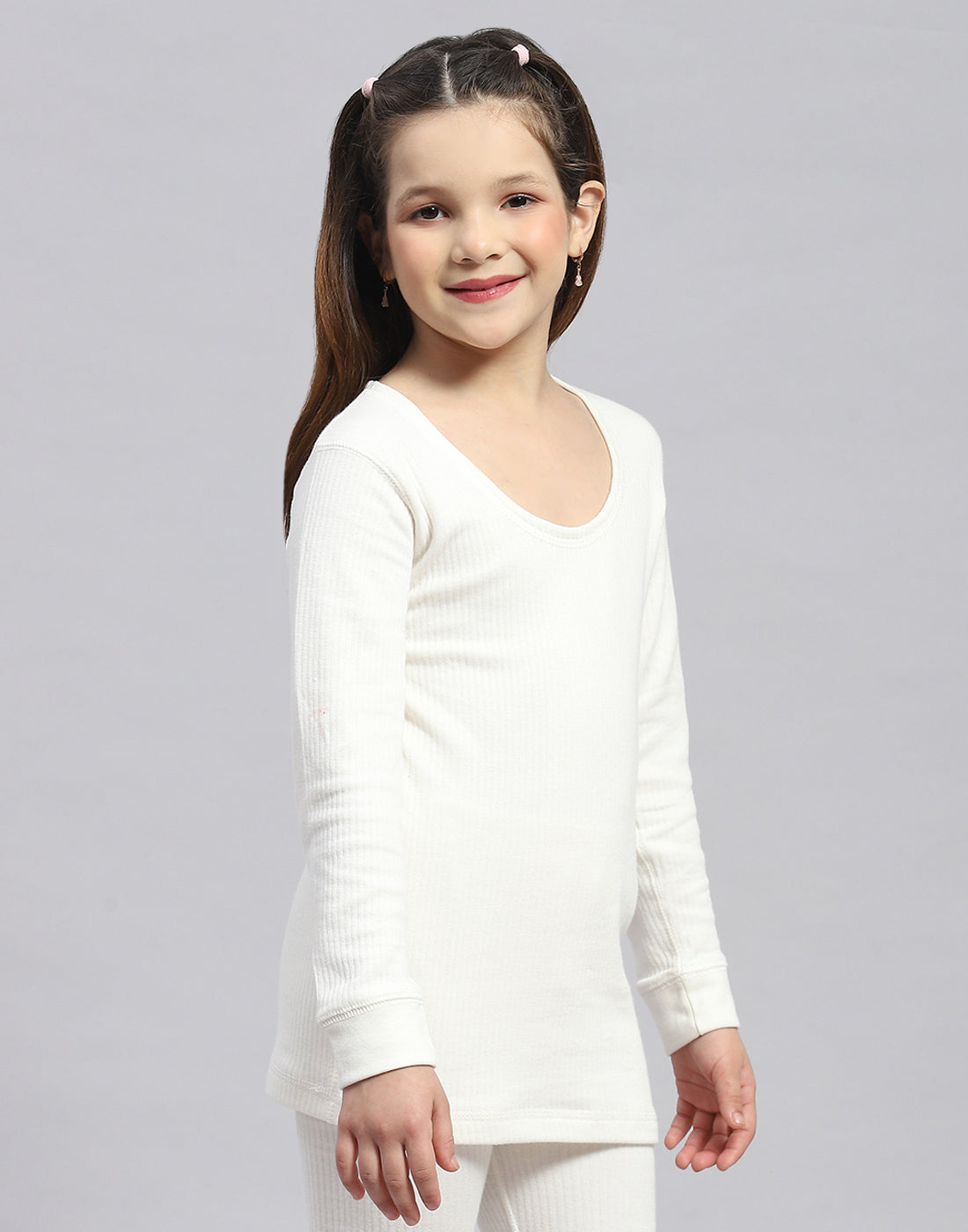 Girls Off White Solid Round Neck Full Sleeve Thermal Vest