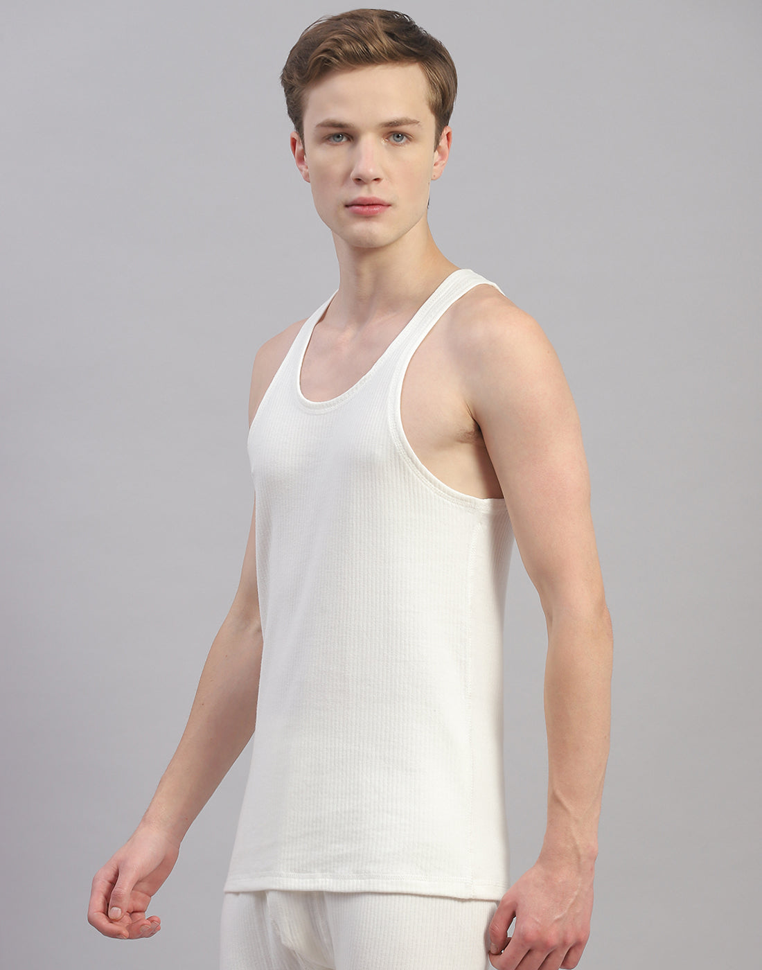 Men Off White Solid Round Neck Sleeveless Thermal Vest