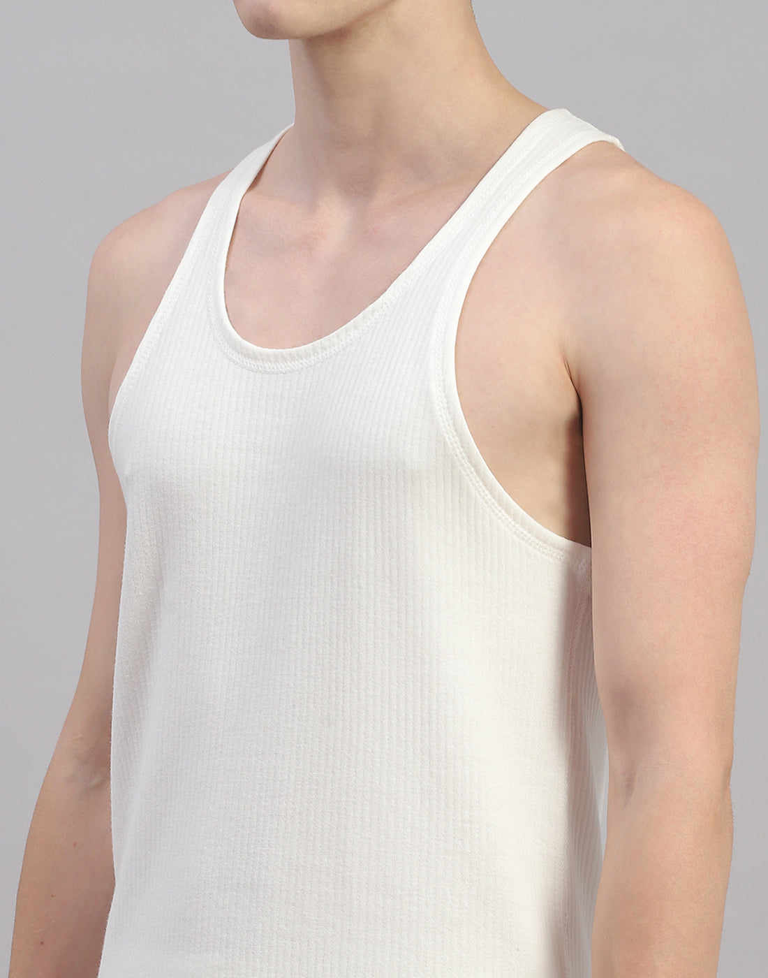 Men Off White Solid Round Neck Sleeveless Thermal Vest