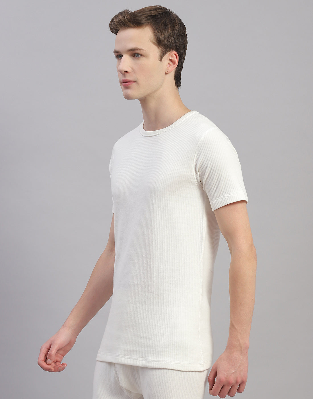 Men Off White Solid Round Neck Half Sleeve Thermal Vest