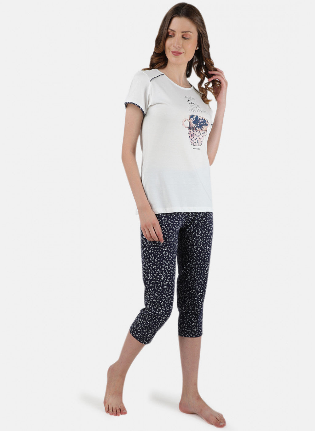 Womens Off White & Navy Printed Capri Set