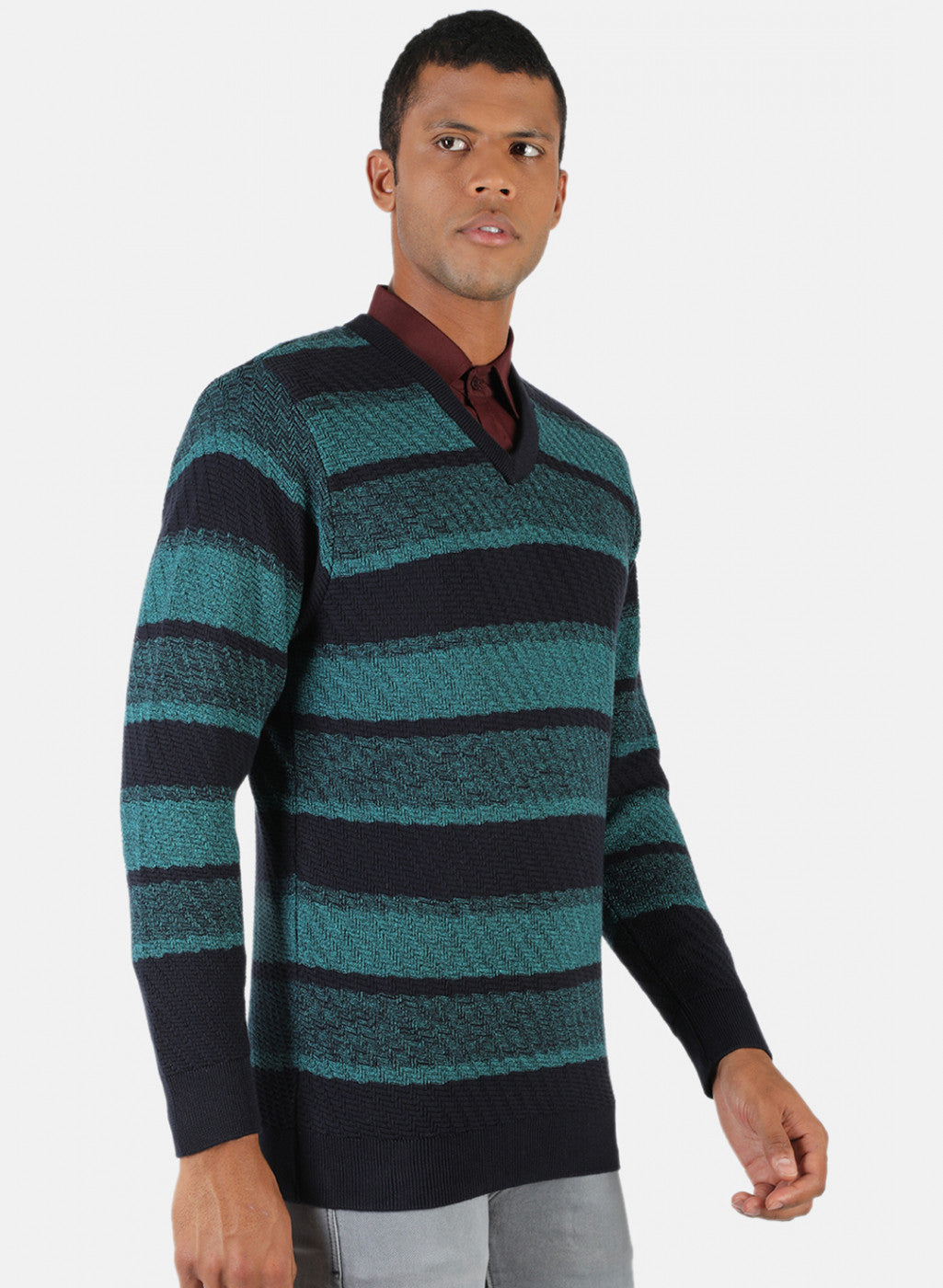 Men NAvy Blue Solid Pullover